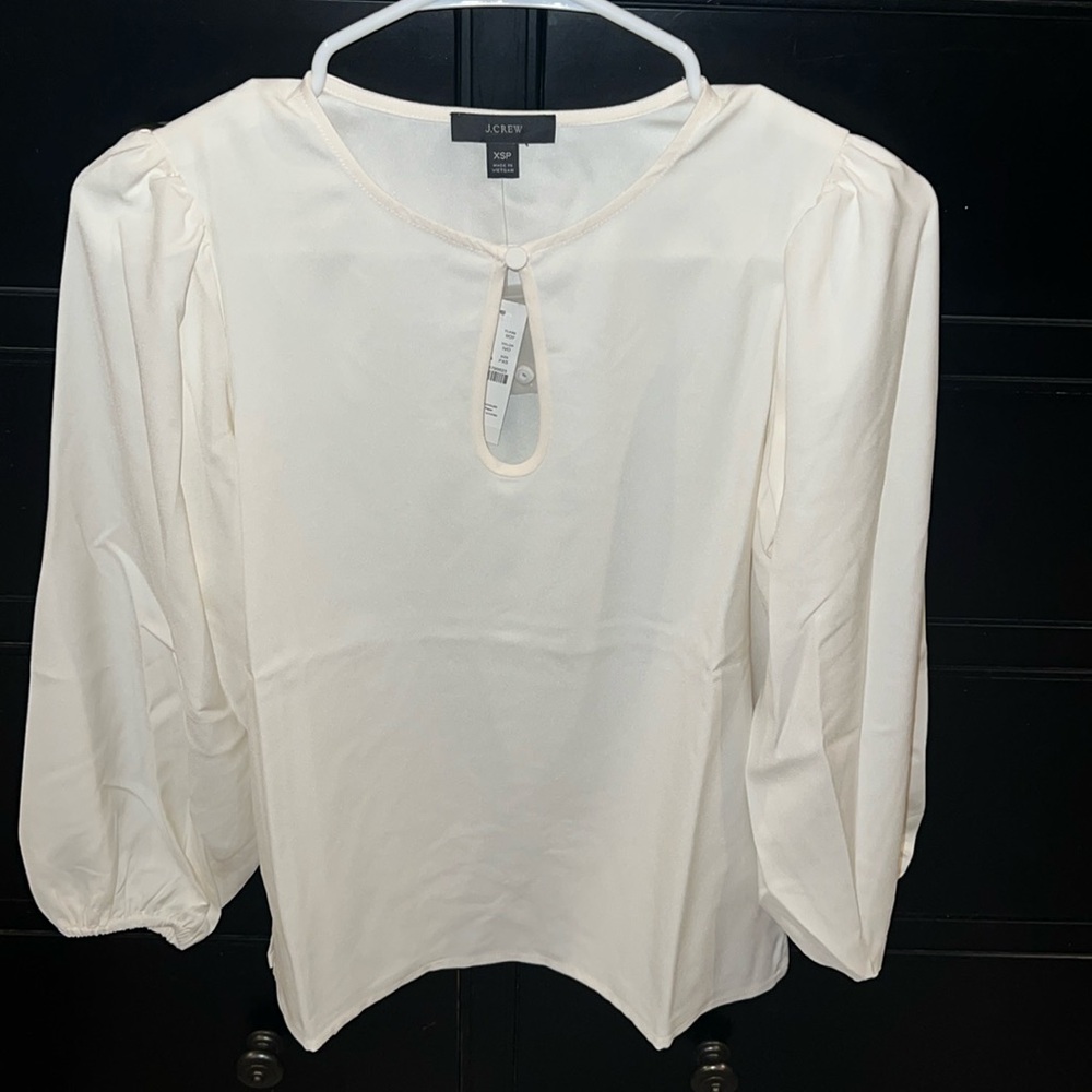 J.Crew NWT women’s cream puff sleeve crepe keyhole neckline top. Size‎ XSP